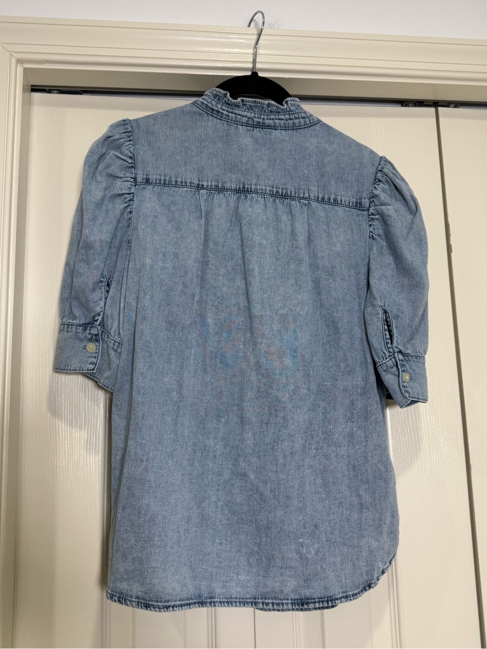 GAP Puff Sleeve Ruffle Denim Shirt Button Down Top Light Wash Indigo Size Medium - Picture 5 of 11